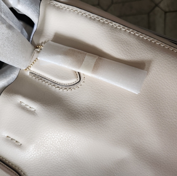 Brand new Coach bag and wallet. - Picture 3 of 13